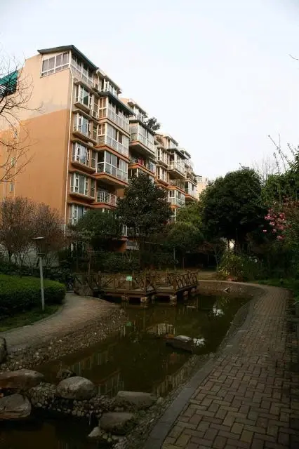 静水香榭2室2厅1卫东南朝向1600.00元/月出租