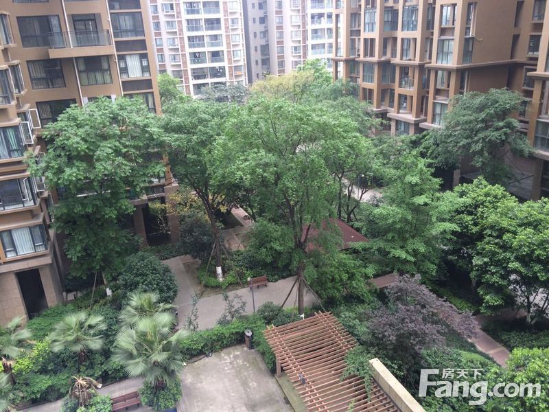 公元西1室1厅1卫西北朝向1800.00元/月出租