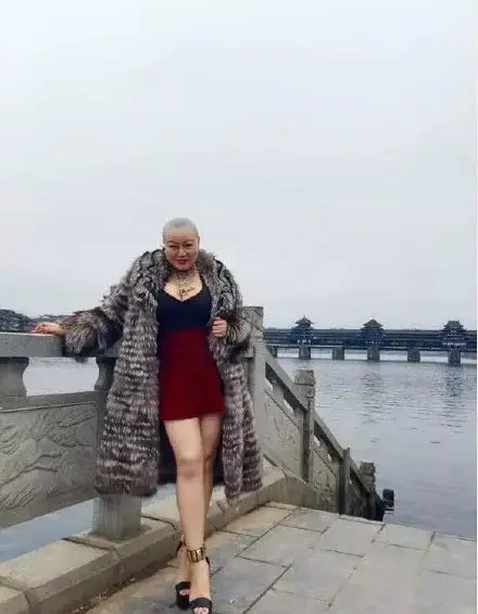 深圳光头透视装女王亮瞎图片,武尊 http://www.37wanwz ...