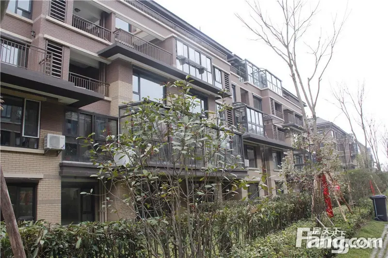 邗江区 扬州万科城 6室3厅