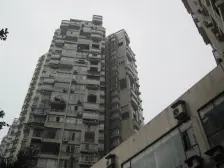 步行街 春晖花园二房68万