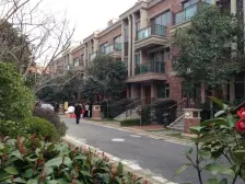 临河大套,房东置换市区,可刀,带地下室大花园,大露台