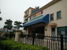 业主诚意出售,前后花园自带湖边独立码头,环境优静。