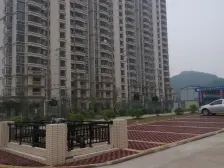 满五唯一,带10平方的露台,小区优美安静舒适。