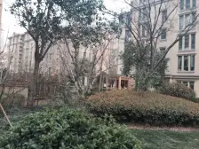 普罗旺世三期 中间位置 一楼带前后花园80平 唯一住房