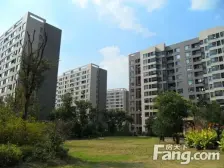 近中春机场联络线 南北通飞机户型 带大花园