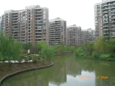 保利二期直通厅,楼间距宽,安静宜居。满五年