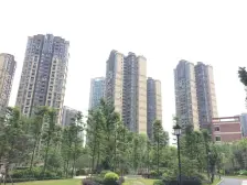 次新小区,出行方便,精装修,伶包入住。