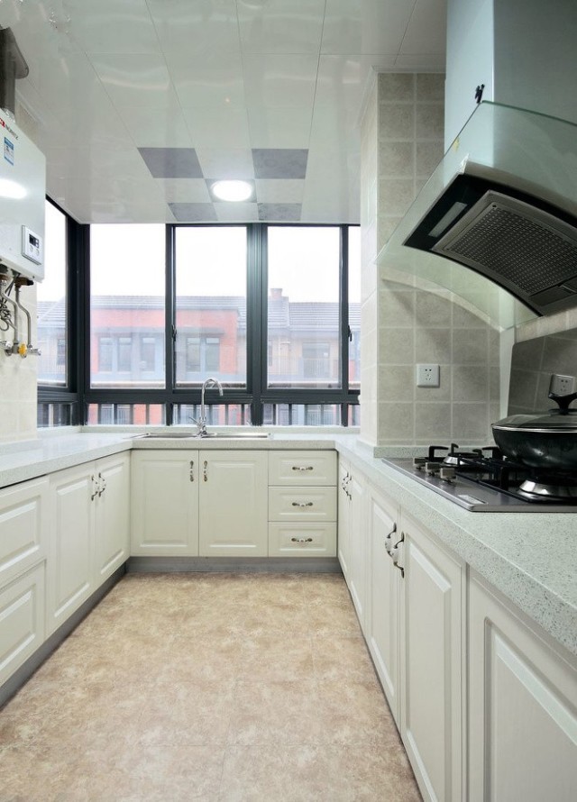 现代简约三居室厨房橱柜装修效果图欣赏-室内设计师阮