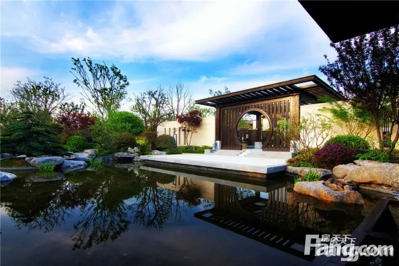 如果生命中出现一栋别墅让其他都成为将就,而我不愿将就