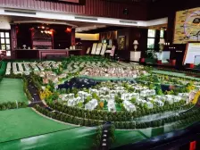 端头户型,花园150平米,精装拎包入住,带多个露坝