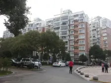 急售!小区中间位置四房电梯中层!带地下产权车位!