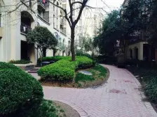 普罗旺世二期,鲜有的一楼带院,院子大,私密性好