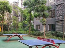 房子是次新小区 陪校旁边 有小区环境 住家安静