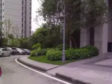 杨家坪轻轨站正规两房次新小区业主诚心出售