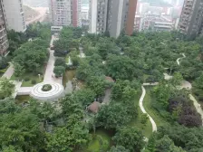 此房为正规三房 朝南采光好 出门即公园