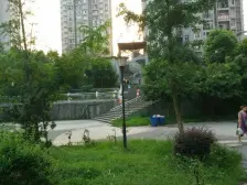 小区绿化环境好,公交站医院,生活方便