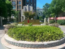 主卧朝南,环境优美,居家装修,诚意出售