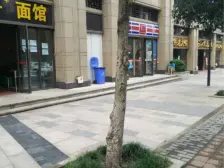 看两江交汇,洪崖洞,视野无遮 视野辽阔